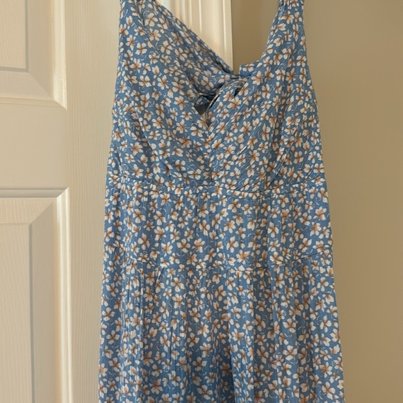 NWOT Watertown Floral Tie Back Dress by Vici, Size Medium - Picture 3 of 4